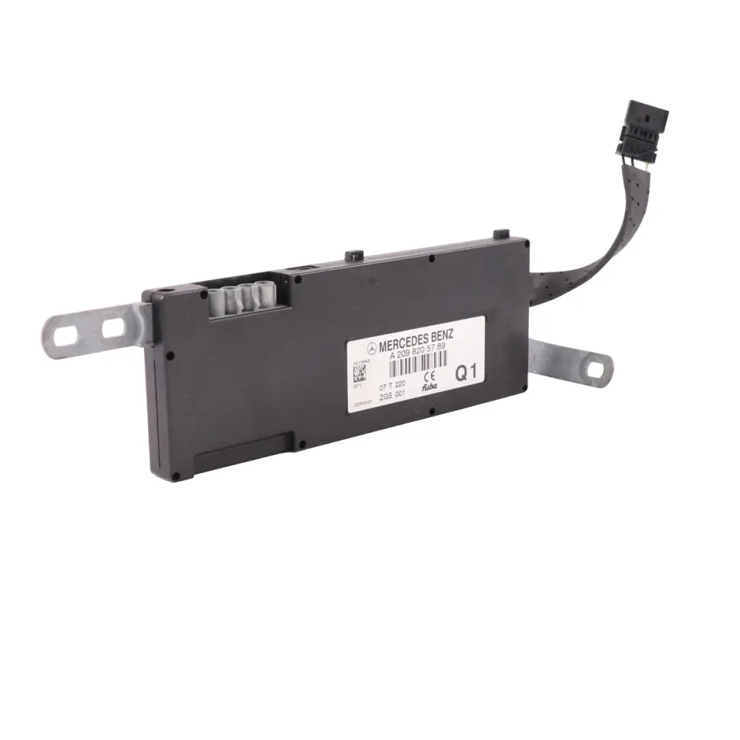Antenna Amplifier Module to Mercedes CLK A209 Convertible with Part number A2098205789 Mercedes CLK A209 Convertible Antenna Amplifier Module - SKU A2098205789 - Part number A2098205789