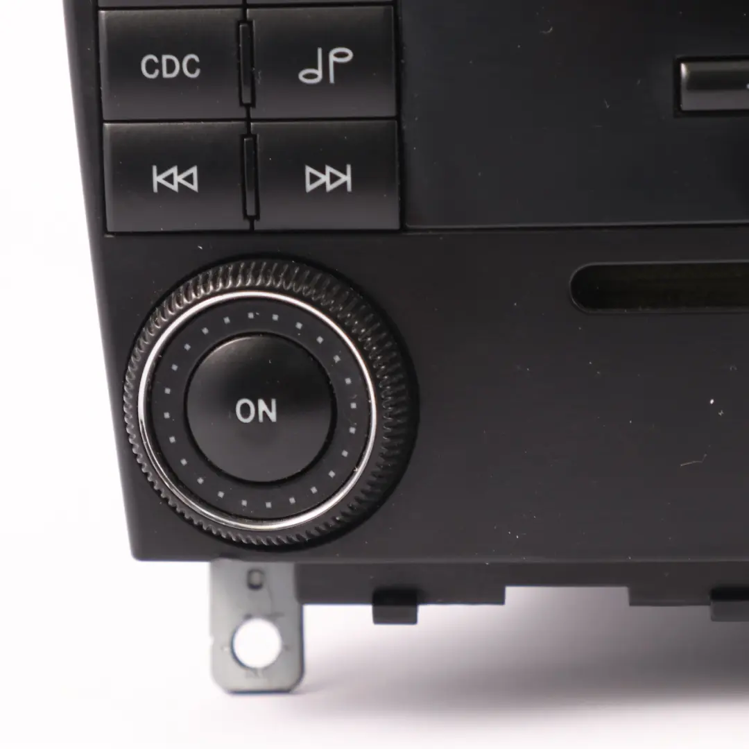 Mercedes-Benz CLK-Klasse C209 W209 CD-Player Radio-Stereo-Hauptgerät für mit Teilenummer A2098206589 Mercedes-Benz CLK-Klasse C209 W209 CD-Player Radio-Stereo-Hauptgerät - SKU A2098206589-1 - Teilenummer A2098206589