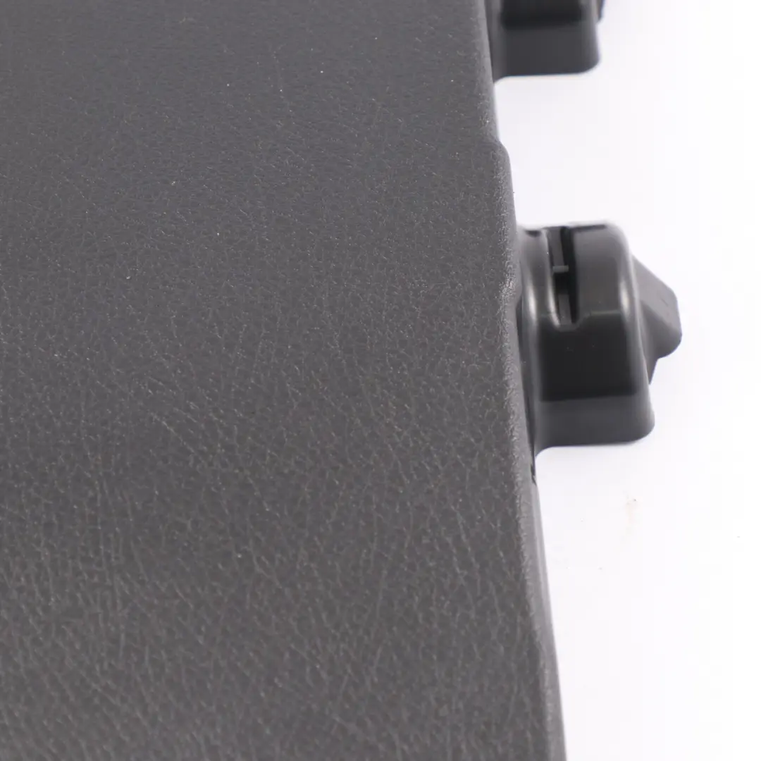 Sitz Innenverkleidung Panel Abdeckung hinten für Mercedes A209 mit Teilenummer A2098460027 Mercedes A209 Sitz Innenverkleidung Panel Abdeckung hinten - SKU A2098460027 - Teilenummer A2098460027