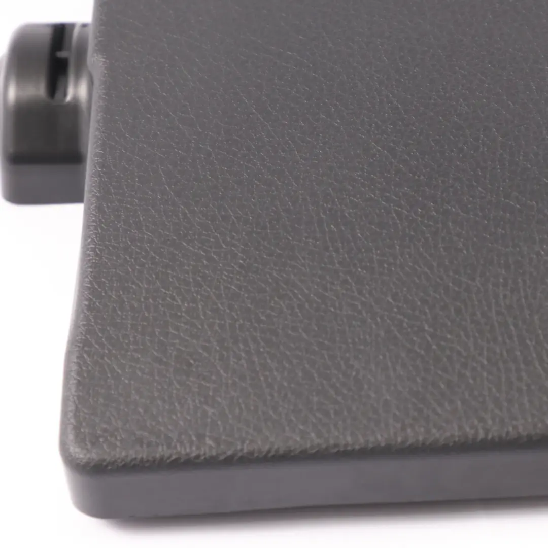 Mercedes A209 Asiento Interior Panel Cubierta Trasera - SKU A2098460027 - Número de pieza A2098460027