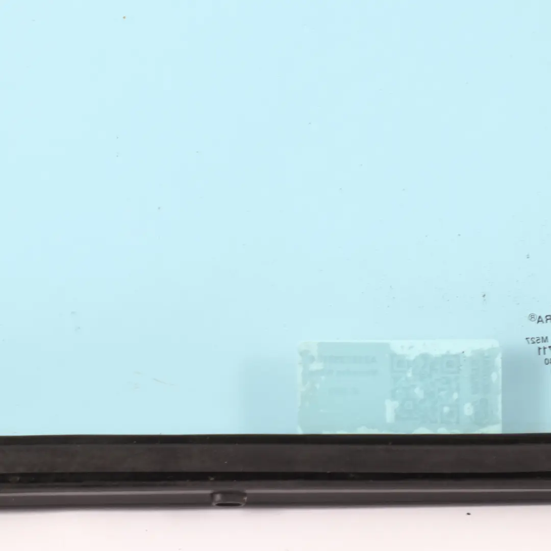 Vetro Porta Fissa Posteriore Sinistra Assorbimento Calore Blu per Mercedes W210 con numero di parte A2107350909 Mercedes W210 Vetro Porta Fissa Posteriore Sinistra Assorbimento Calore Blu - SKU A2107350909 - Numero di parte A2107350909