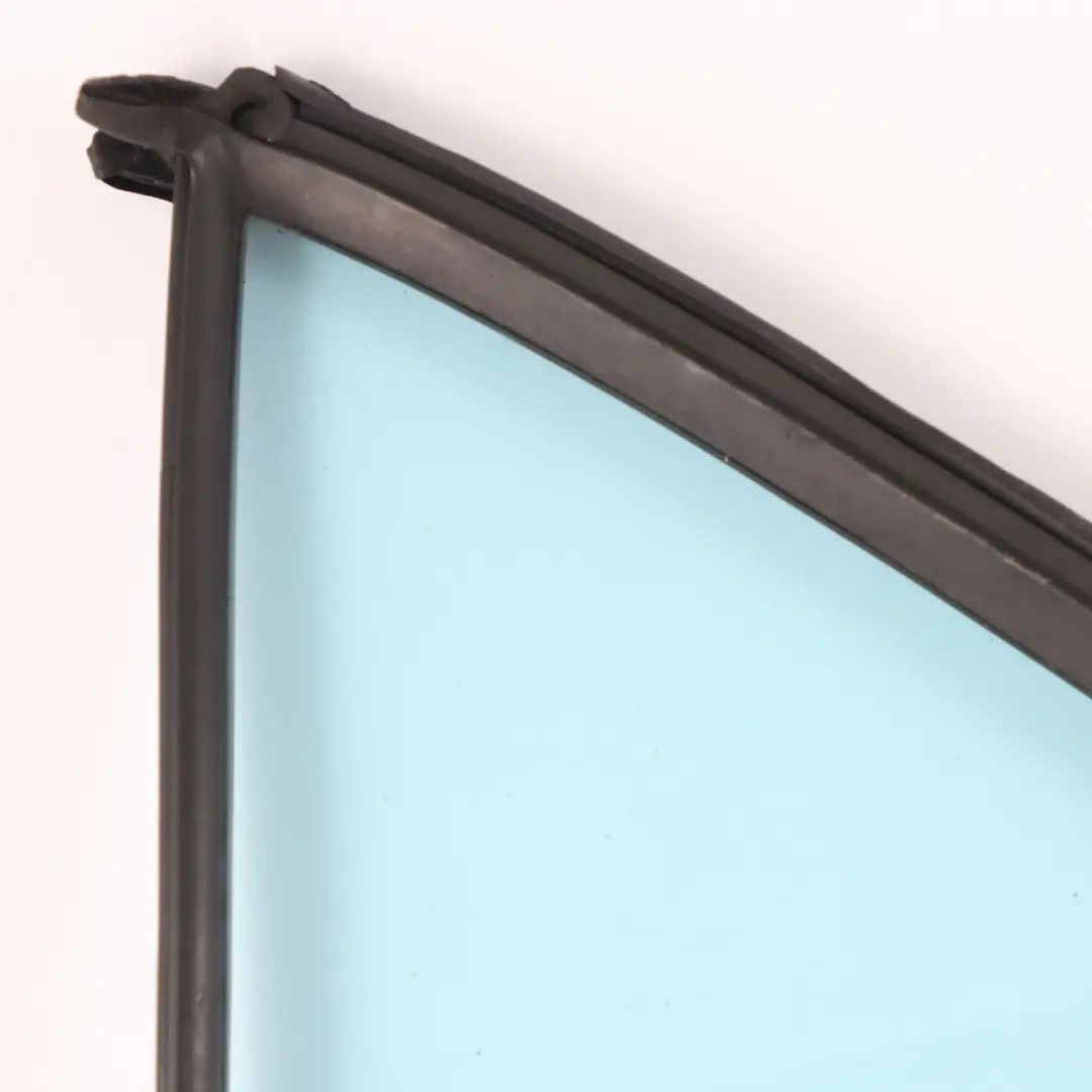Ventana Fija Puerta Trasera Izquierda Absorbente de Calor Azul para Mercedes W210 con número de pieza A2107350909 Mercedes W210 Ventana Fija Puerta Trasera Izquierda Absorbente de Calor Azul - SKU A2107350909 - Número de pieza A2107350909