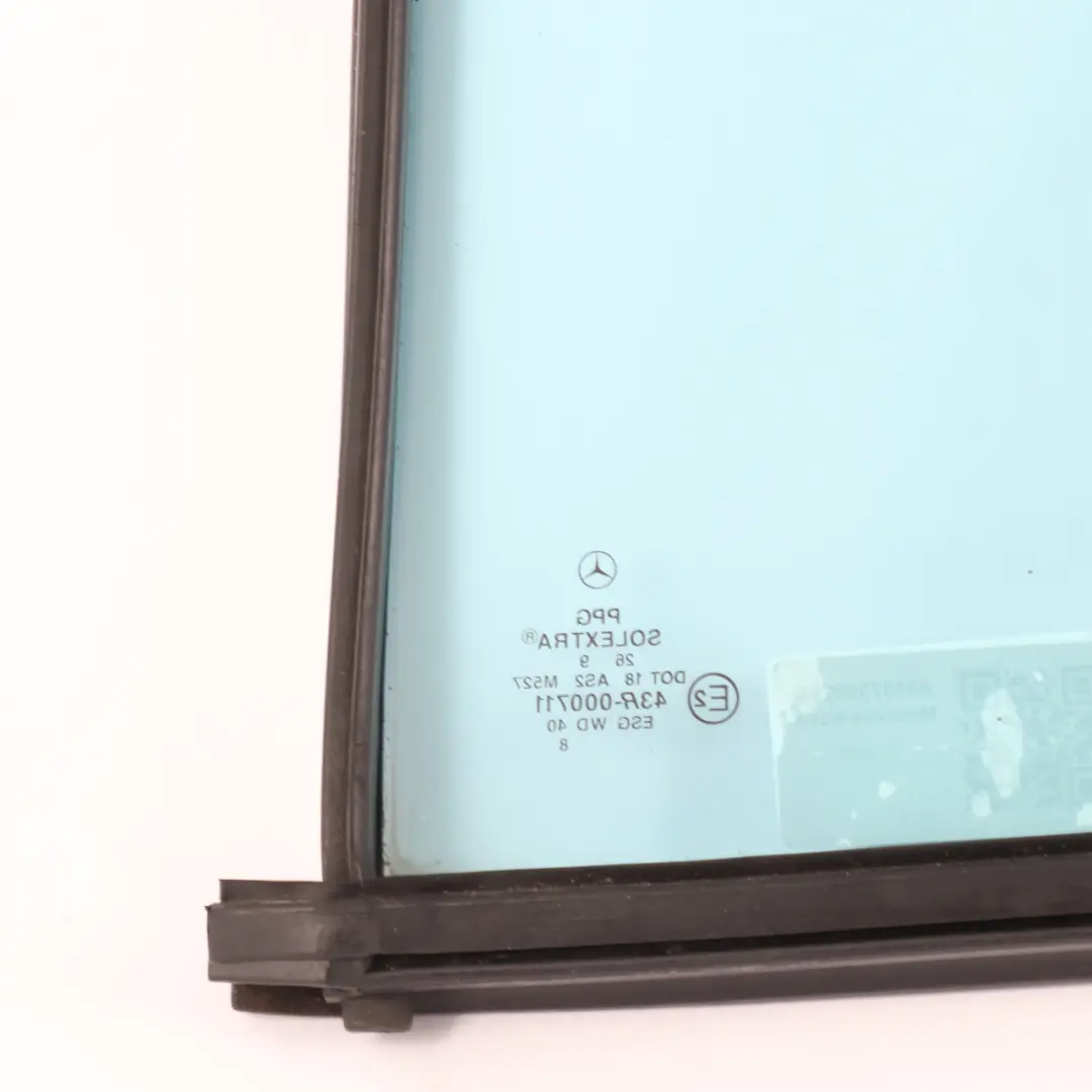 Vetro Porta Fissa Posteriore Destra Assorbimento Calore Blu per Mercedes W210 con numero di parte A2107351009 Mercedes W210 Vetro Porta Fissa Posteriore Destra Assorbimento Calore Blu - SKU A2107351009 - Numero di parte A2107351009