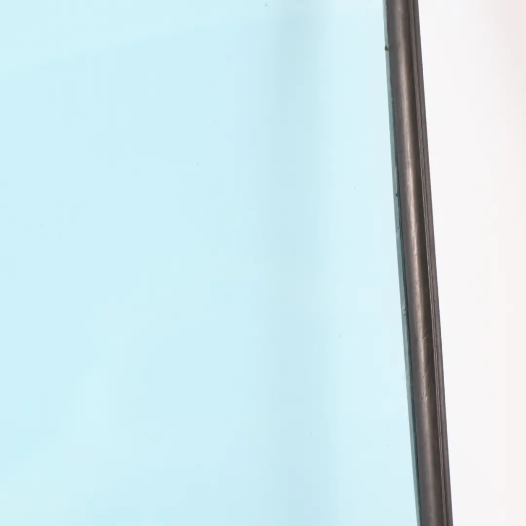 Cristal Ventana Fija Puerta Trasera Derecha Absorbente Calor Azul para Mercedes W210 con número de pieza A2107351009 Mercedes W210 Cristal Ventana Fija Puerta Trasera Derecha Absorbente Calor Azul - SKU A2107351009 - Número de pieza A2107351009