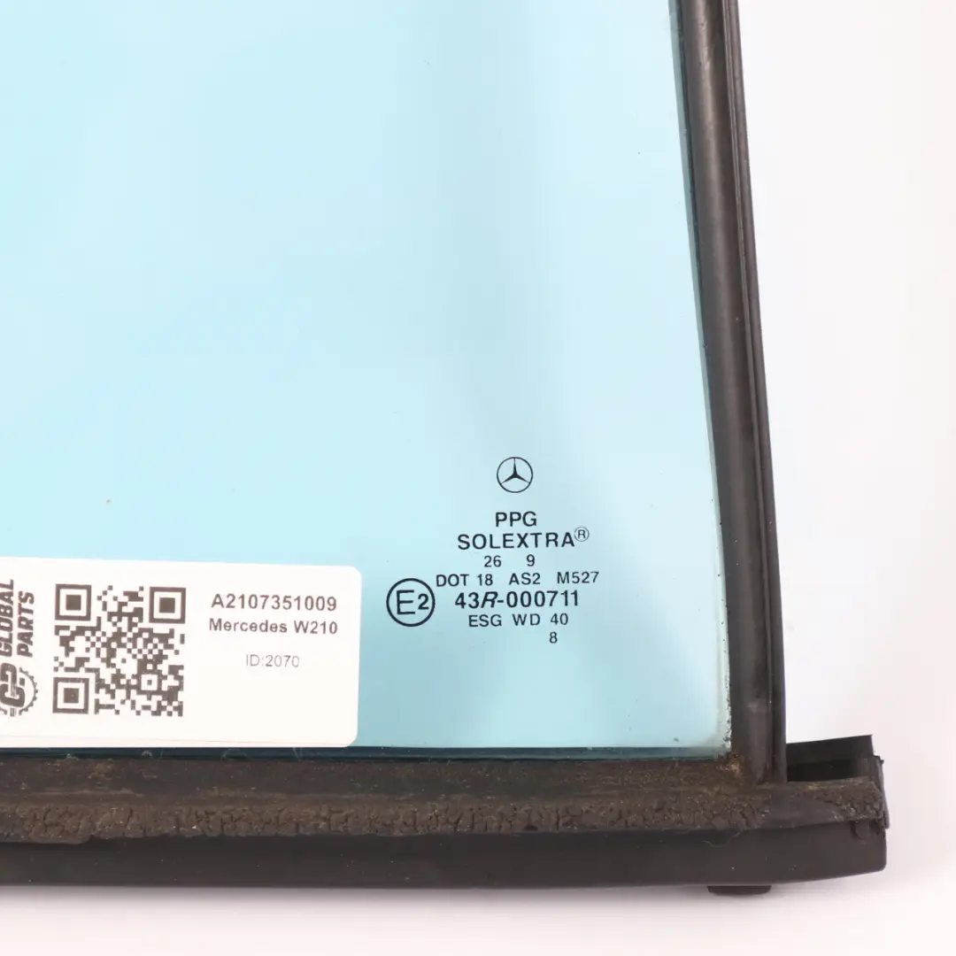 Vetro Porta Fissa Posteriore Destra Assorbimento Calore Blu per Mercedes W210 con numero di parte A2107351009 Mercedes W210 Vetro Porta Fissa Posteriore Destra Assorbimento Calore Blu - SKU A2107351009 - Numero di parte A2107351009