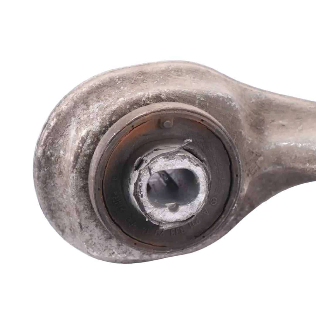Delantero Izquierdo Puntal del brazo de control para Mercedes W211 con número de pieza A2113301111 Mercedes W211 Delantero Izquierdo Puntal del brazo de control - SKU A2113301111 - Número de pieza A2113301111