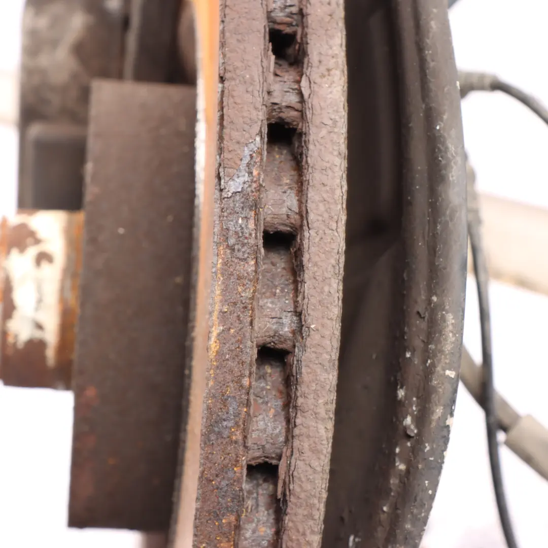 Front Right O/S Suspension Leg Brake Disc Wheel Hub to Mercedes C219 CLS 500 with Part number A2113306720 Mercedes C219 CLS 500 Front Right O/S Suspension Leg Brake Disc Wheel Hub - SKU A2113306720 - Part number A2113306720