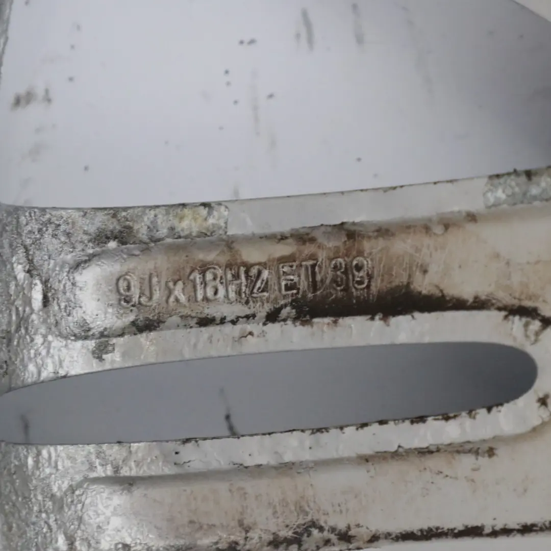 Cerchio in lega 18" 9J ET:39 10 a due razze per Mercedes W211 con numero di parte A2114015402 Mercedes W211 Cerchio in lega 18" 9J ET:39 10 a due razze - SKU A2114015402-2 - Numero di parte A2114015402