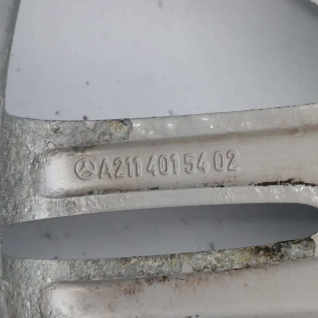 Leichtmetallfelge 18" 9J ET:39 10 Doppelspeiche für Mercedes W211 mit Teilenummer A2114015402 Mercedes W211 Leichtmetallfelge 18" 9J ET:39 10 Doppelspeiche - SKU A2114015402-2 - Teilenummer A2114015402