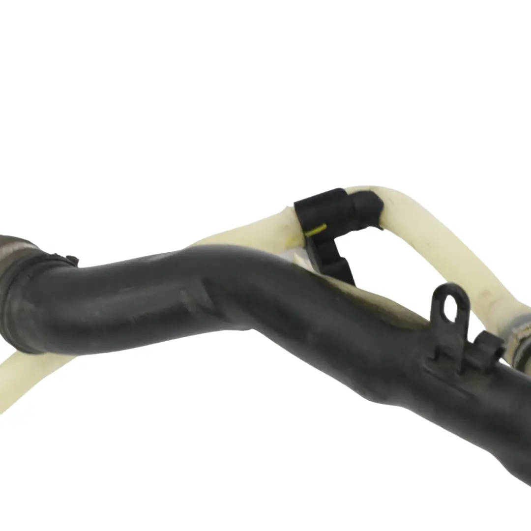 Mercedes W211 Tuyau de remplissage du réservoir de carburant diesel - SKU A2114703720-2 - Numéro de pièce A2114703720