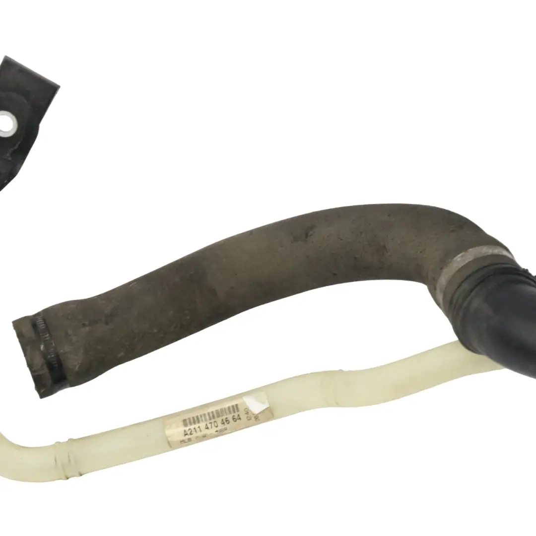 Mercedes W211 Tuyau de remplissage du réservoir de carburant diesel - SKU A2114703720-2 - Numéro de pièce A2114703720