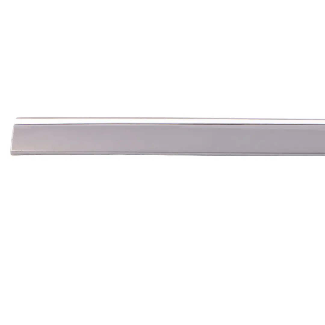 Türleiste hinten links Zierleiste Brillantsilber Metallic - 744 für Mercedes W211 mit Teilenummer A2116901362 Mercedes W211 Türleiste hinten links Zierleiste Brillantsilber Metallic - 744 - SKU A2116901362-DVIV - Teilenummer A2116901362