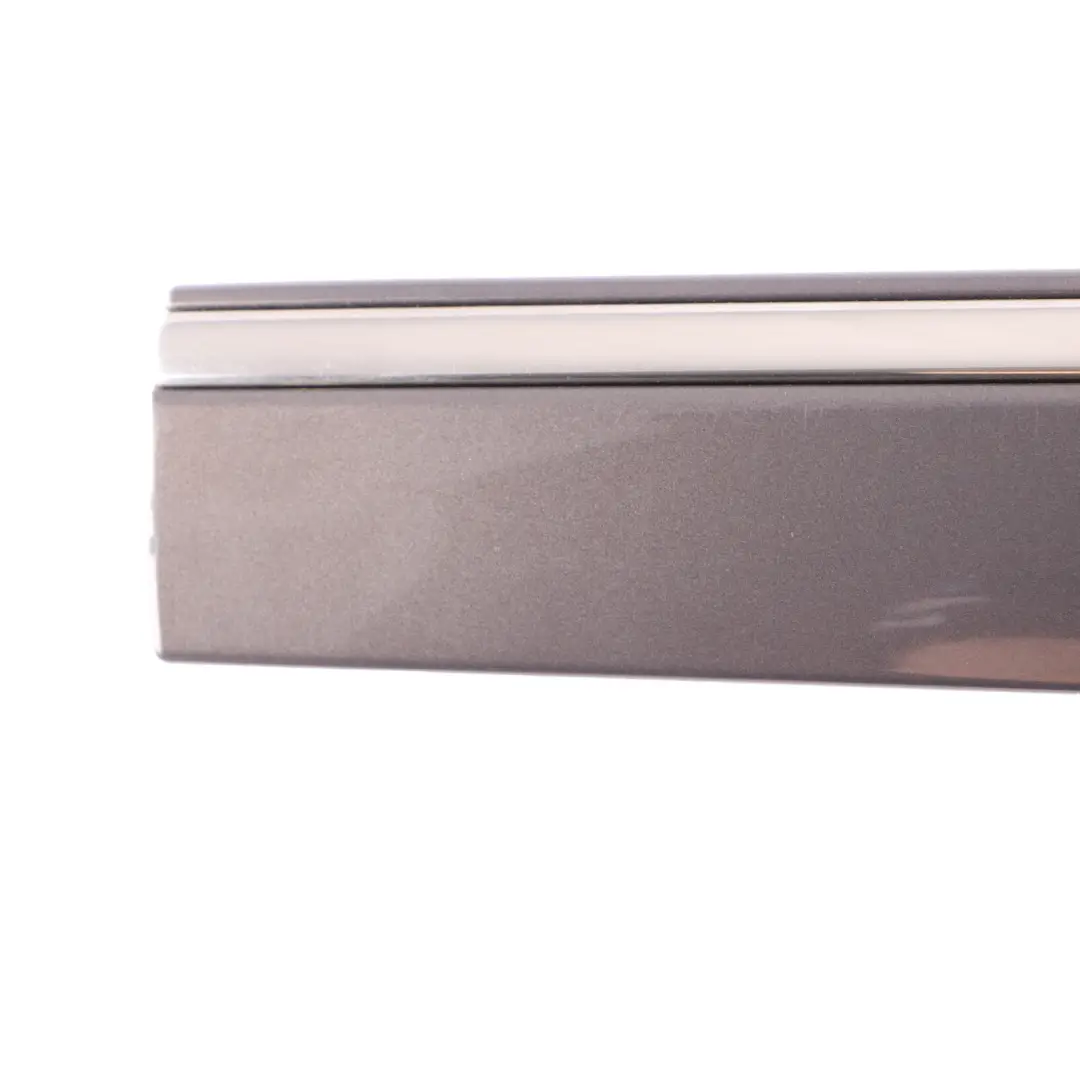 Türleiste hinten links Zierleiste Brillantsilber Metallic - 744 für Mercedes W211 mit Teilenummer A2116901362 Mercedes W211 Türleiste hinten links Zierleiste Brillantsilber Metallic - 744 - SKU A2116901362-DVIV - Teilenummer A2116901362