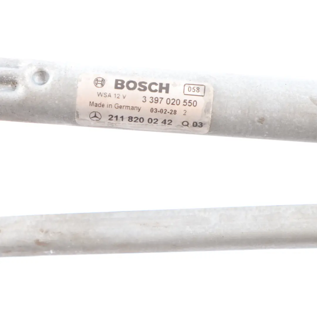 Front Window Wiper Motor Linkage Assembly A2118200942 to Mercedes W211 with Part number A2118200242 Mercedes W211 Front Window Wiper Motor Linkage Assembly A2118200942 - SKU A2118200242 - Part number A2118200242