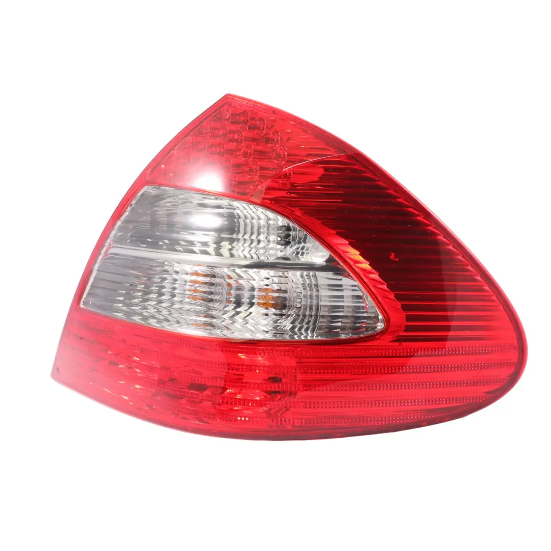  Feu arrière Mercedes W211 Saloon Feu arrière droit Avantgarde - SKU A2118202664-2 - Numéro de pièce A2118202664