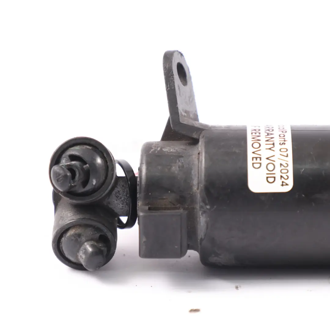 Headlight Washer Jet Spray Nozzle Right O/S to Mercedes W221 with Part number A2118601647 Mercedes W221 Headlight Washer Jet Spray Nozzle Right O/S - SKU A2118601647 - Part number A2118601647