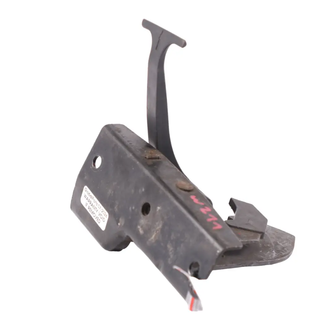 E220 Bonnet Loocking Hook Hood Lock Release Handle to Mercedes W211 with Part number A2118800664 Mercedes W211 E220 Bonnet Loocking Hook Hood Lock Release Handle - SKU A2118800664 - Part number A2118800664