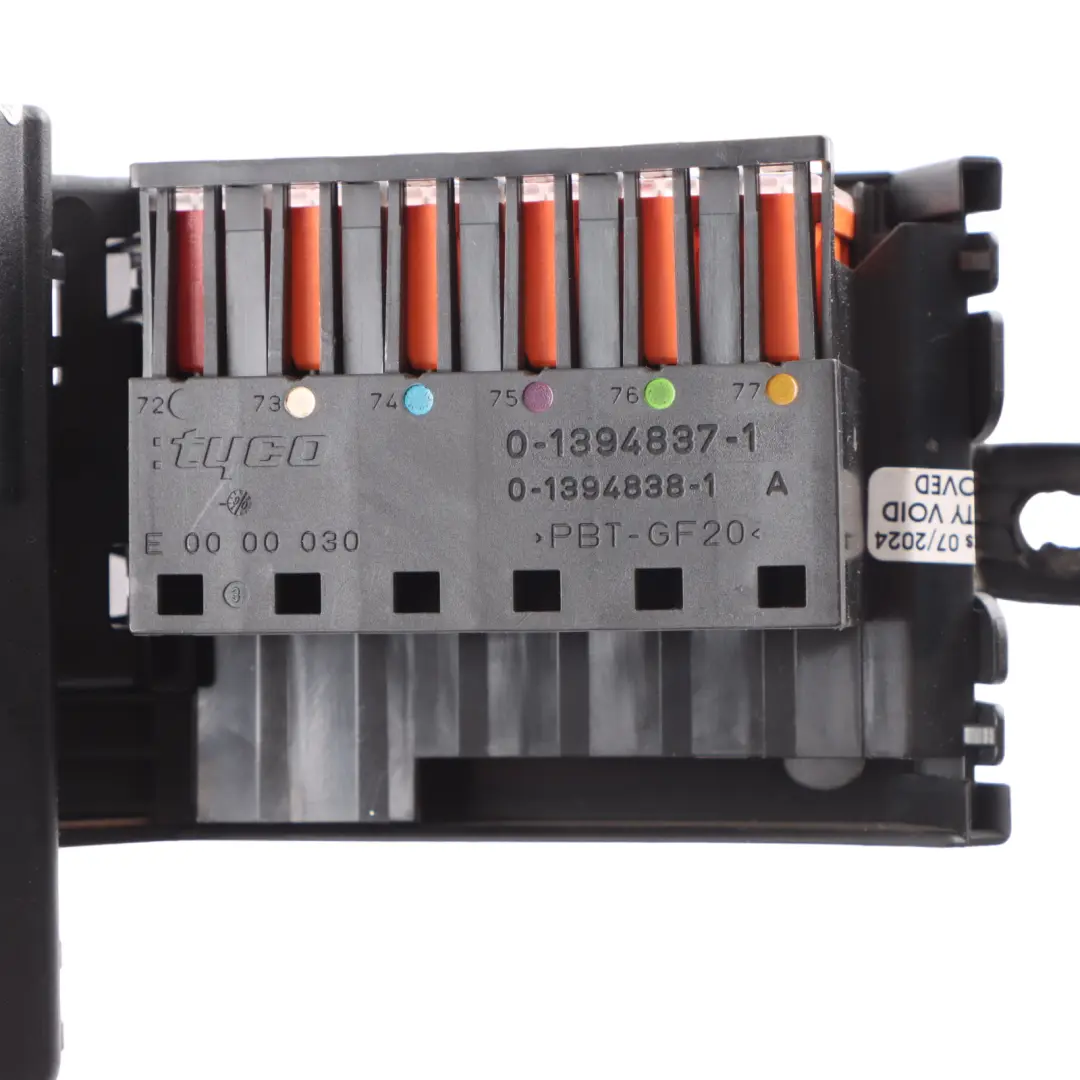 Prefuse Fuse Distribution Box Electric Unit Front to Mercedes W211 C219 with Part number A2119820302 Mercedes W211 C219 Prefuse Fuse Distribution Box Electric Unit Front - SKU A2119820302 - Part number A2119820302