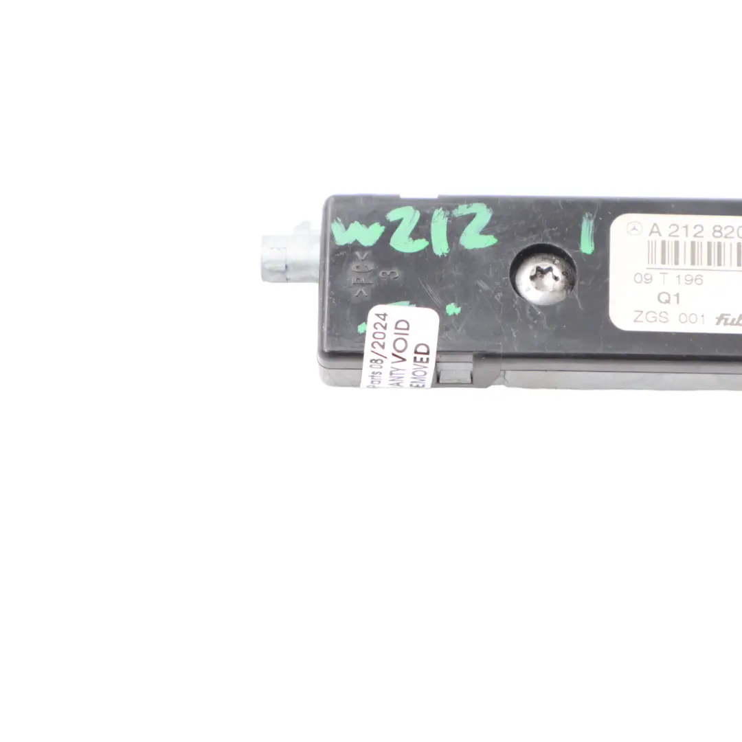 Antenne aérienne Amplificateur Unité Module droit pour Mercedes W212 à propos du numéro de pièce A2128202789 Mercedes W212 Antenne aérienne Amplificateur Unité Module droit - SKU A2128202789 - Numéro de pièce A2128202789