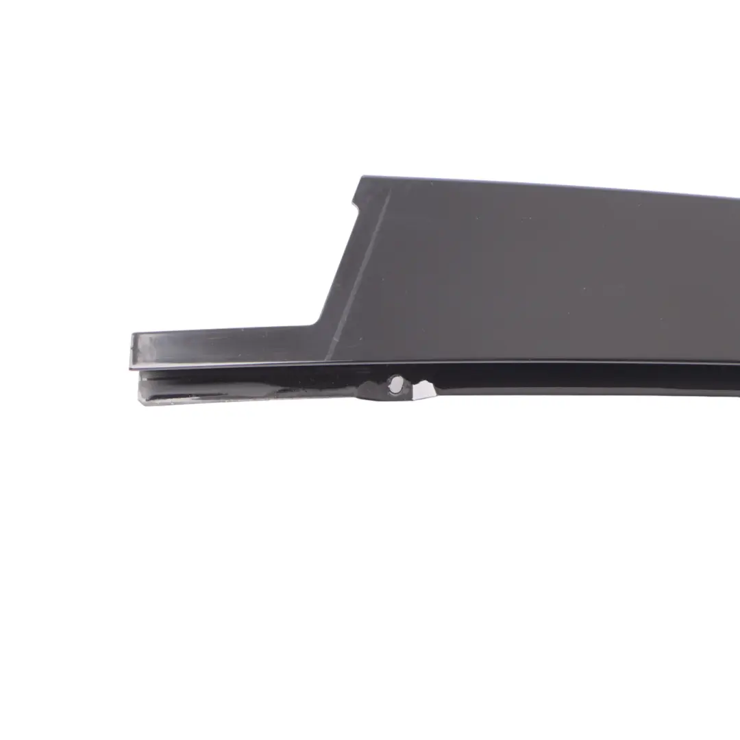 Pilar Tapa Puerta Delantera Derecha Exterior para Mercedes W213 B con número de pieza A2136900287 Mercedes W213 B Pilar Tapa Puerta Delantera Derecha Exterior - SKU A2136900287 - Número de pieza A2136900287