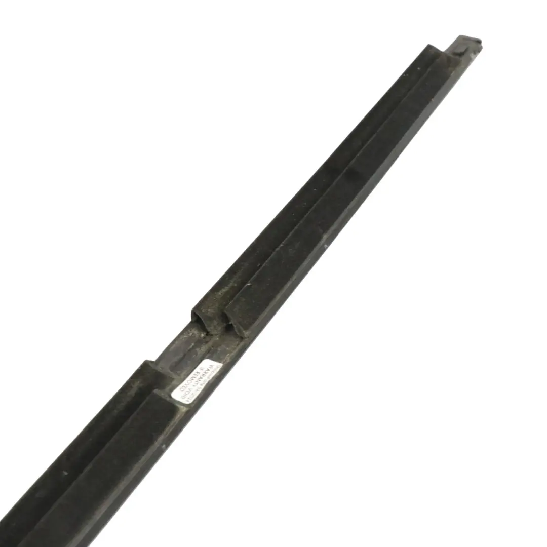 E220 W213 Ventana Exterior Trim Bar Tira Puerta Trasera Derecha para Mercedes con número de pieza A2137300224 Mercedes E220 W213 Ventana Exterior Trim Bar Tira Puerta Trasera Derecha - SKU A2137300224-1 - Número de pieza A2137300224