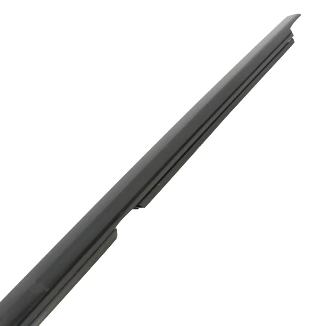 E220 W213 Ventana Exterior Trim Bar Tira Puerta Trasera Derecha para Mercedes con número de pieza A2137300224 Mercedes E220 W213 Ventana Exterior Trim Bar Tira Puerta Trasera Derecha - SKU A2137300224-1 - Número de pieza A2137300224