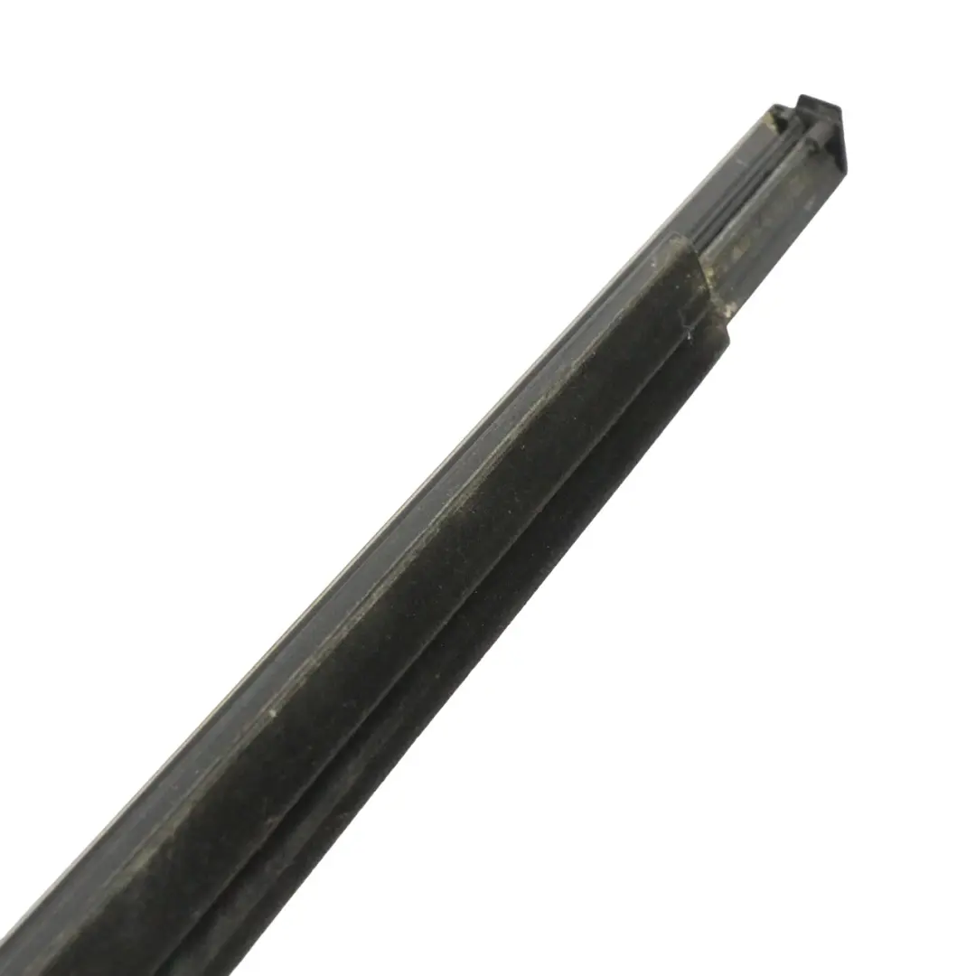 E220 W213 Finestra Esterna Barra Striscia Porta Posteriore Destra per Mercedes con numero di parte A2137300224 Mercedes E220 W213 Finestra Esterna Barra Striscia Porta Posteriore Destra - SKU A2137300224-1 - Numero di parte A2137300224