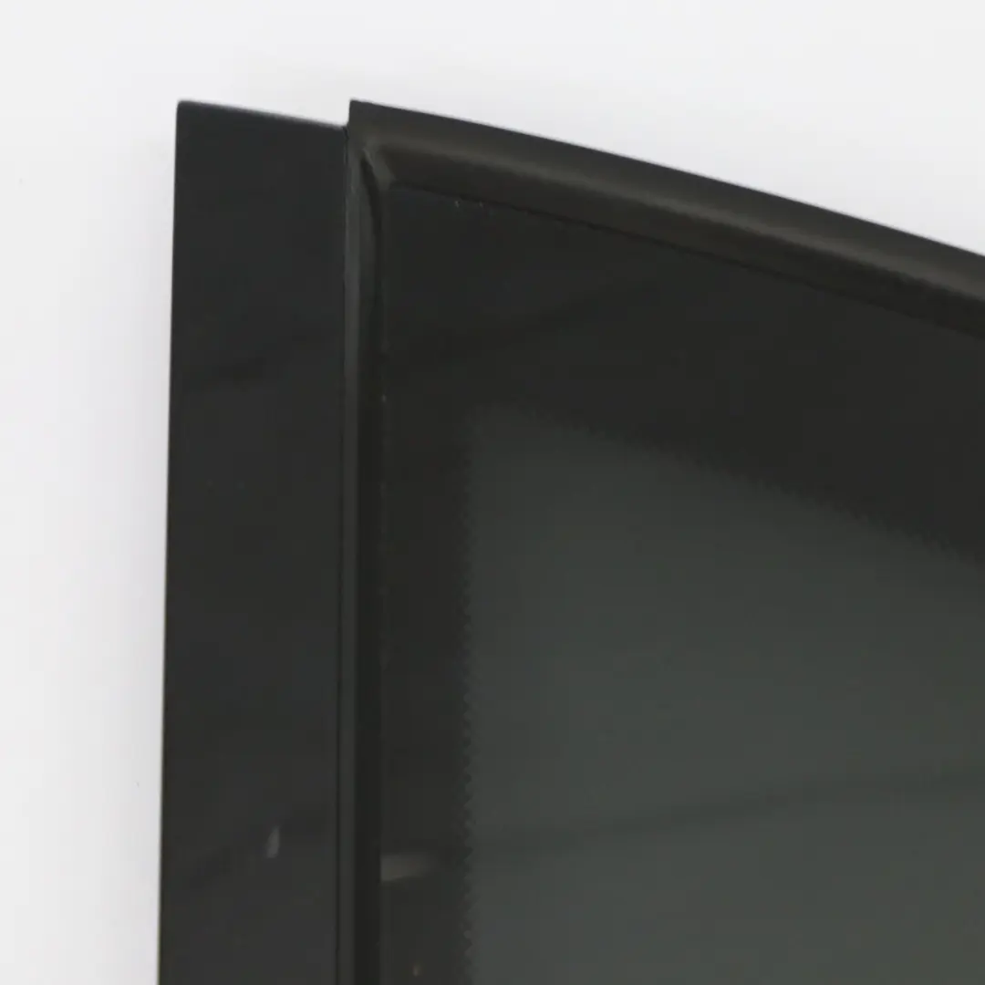 Vetro fisso porta finestra posteriore sinistra per Mercedes W213 con numero di parte A2137301706 Mercedes W213 Vetro fisso porta finestra posteriore sinistra - SKU A2137301706 - Numero di parte A2137301706