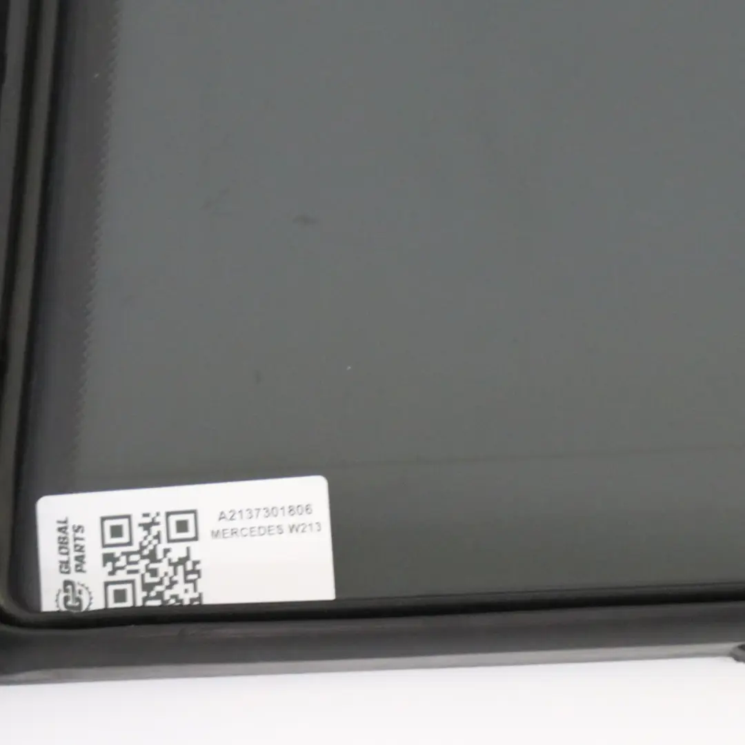 Hinten rechts Türfenster fest getöntes Glas für Mercedes W213 Limousine mit Teilenummer A2137301806 Mercedes W213 Limousine Hinten rechts Türfenster fest getöntes Glas - SKU A2137301806 - Teilenummer A2137301806