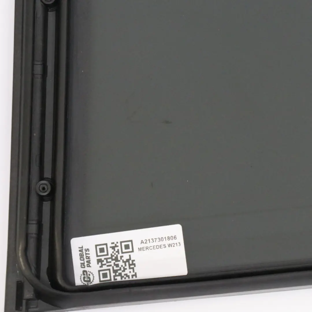 Hinten rechts Türfenster fest getöntes Glas für Mercedes W213 Limousine mit Teilenummer A2137301806 Mercedes W213 Limousine Hinten rechts Türfenster fest getöntes Glas - SKU A2137301806 - Teilenummer A2137301806