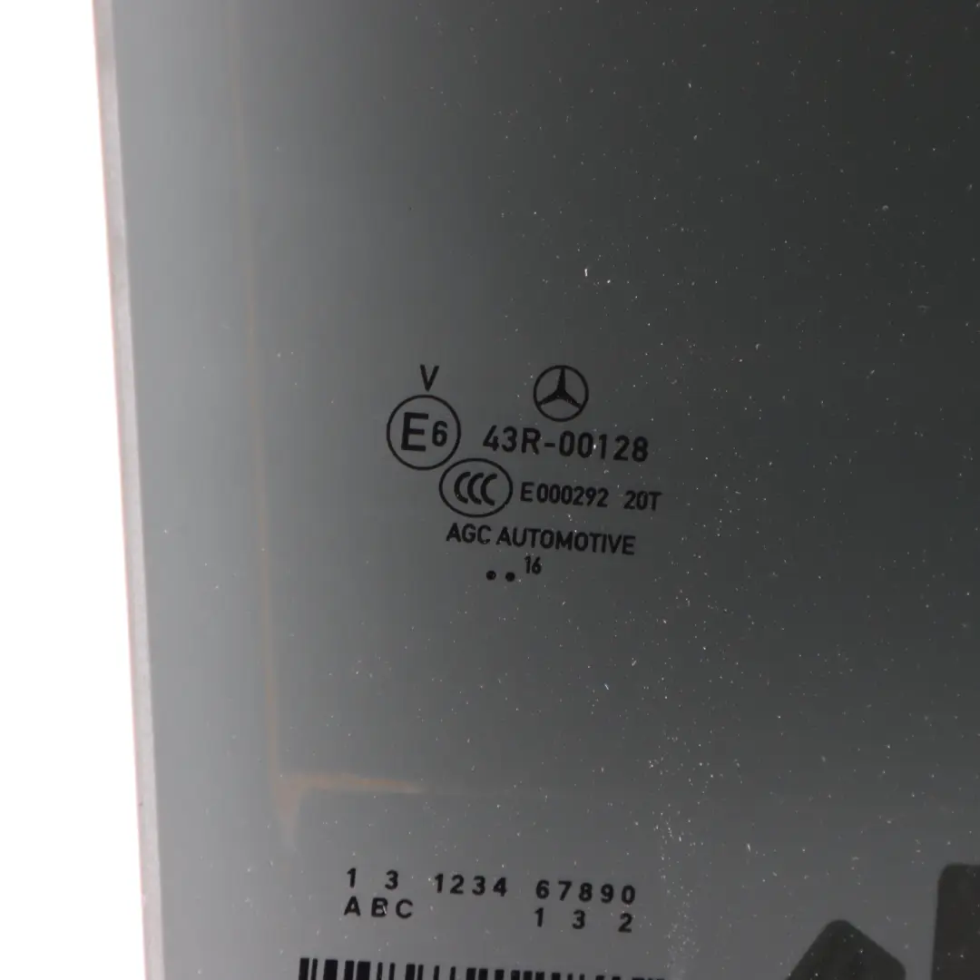 Mercedes W213 Puerta Ventana Vidrio Trasero Derecho Lado - SKU A2137350200 - Número de pieza A2137350200