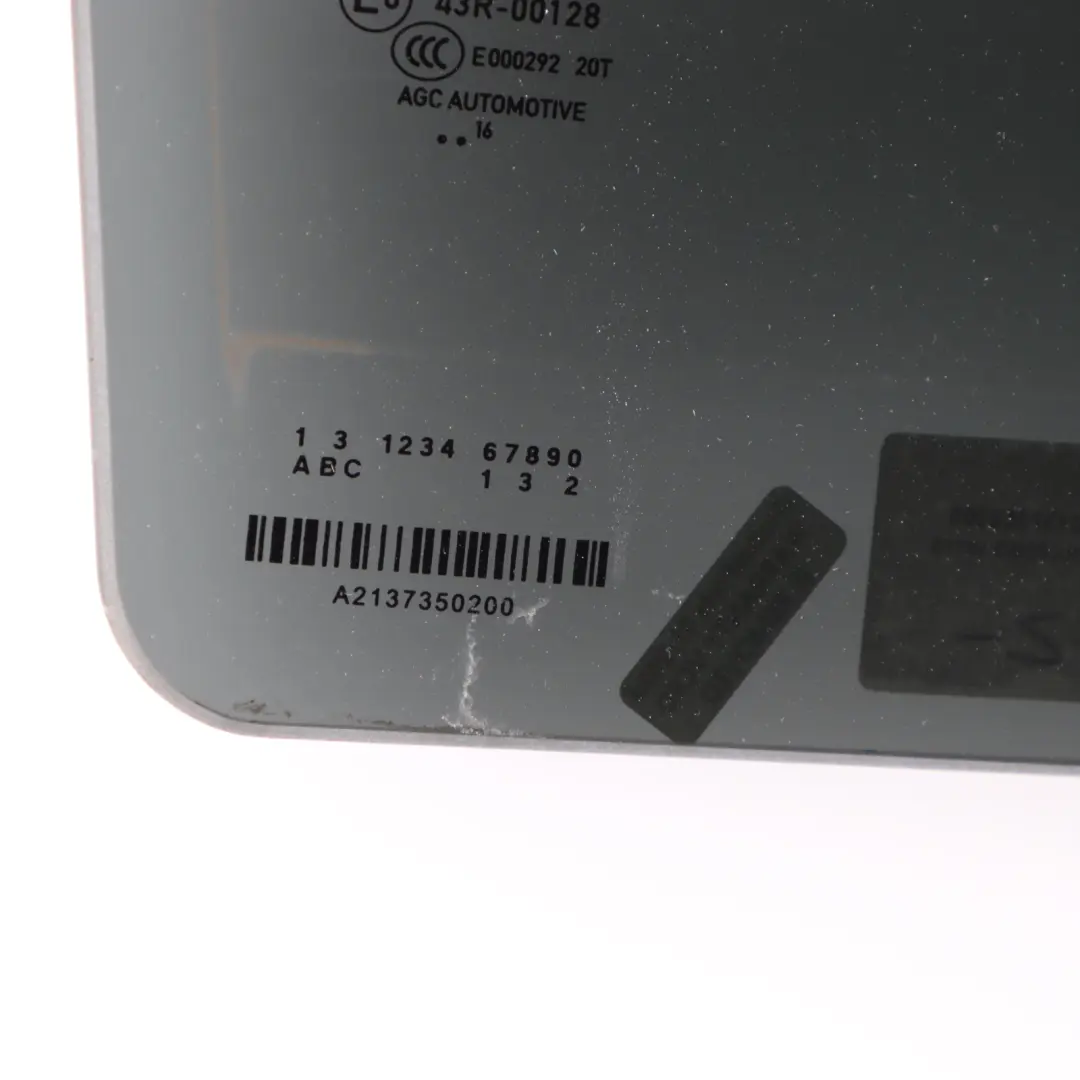 Mercedes W213 Puerta Ventana Vidrio Trasero Derecho Lado - SKU A2137350200 - Número de pieza A2137350200