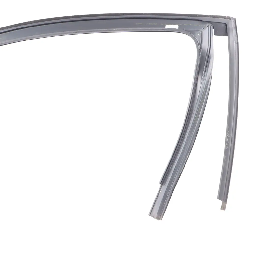 Türdichtung Fenster Hinten links Führungsrahmen Chrom für Mercedes W213 mit Teilenummer A2137357300 Mercedes W213 Türdichtung Fenster Hinten links Führungsrahmen Chrom - SKU A2137357300 - Teilenummer A2137357300