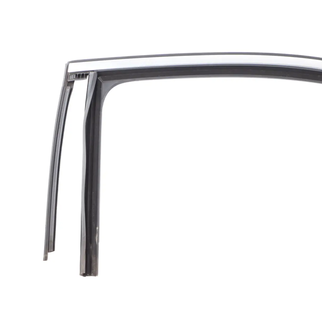 Mercedes W213 Puerta Sello Ventana Trasera Izquierda Guía Cromo - SKU A2137357300 - Número de pieza A2137357300