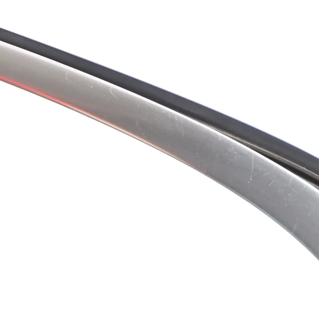 Mercedes W213 Joint de Porte Fenêtre Arriere Gauche Chrome - SKU A2137357300 - Numéro de pièce A2137357300