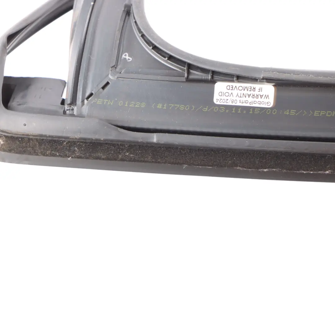 Puerta Sello Ventana Trasera Izquierda Guía Cromo para Mercedes W213 con número de pieza A2137357300 Mercedes W213 Puerta Sello Ventana Trasera Izquierda Guía Cromo - SKU A2137357300 - Número de pieza A2137357300