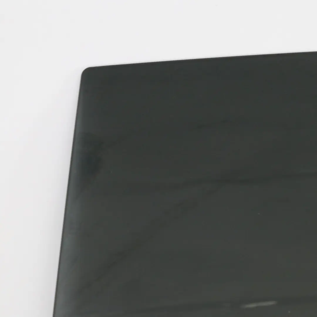 Vidrio Lateral Puerta Trasera Izquierda Tintado para Mercedes W213 con número de pieza A2137359300 Mercedes W213 Vidrio Lateral Puerta Trasera Izquierda Tintado - SKU A2137359300 - Número de pieza A2137359300