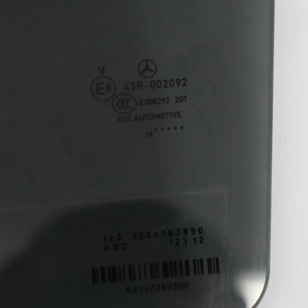 Mercedes W213 Vidrio Lateral Puerta Trasera Izquierda Tintado - SKU A2137359300 - Número de pieza A2137359300