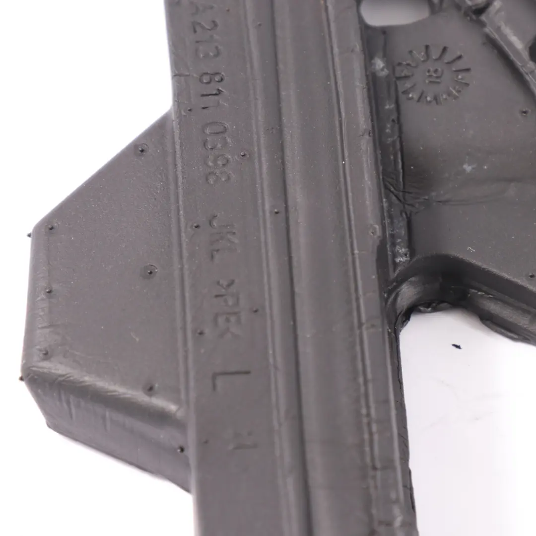 Sello Espejo Retrovisor Aislamiento Izquierda para Mercedes W213 con número de pieza A2138110398 Mercedes W213 Sello Espejo Retrovisor Aislamiento Izquierda - SKU A2138110398 - Número de pieza A2138110398