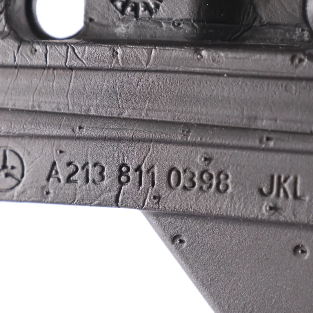 Seal Außenspiegelverkleidung Isolierung links Dreieck für Mercedes W213 mit Teilenummer A2138110398 Mercedes W213 Seal Außenspiegelverkleidung Isolierung links Dreieck - SKU A2138110398 - Teilenummer A2138110398