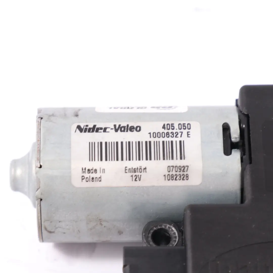 Moteur de toit ouvrant Mercedes W221 C216 Coulissant Toit électrique pour à propos du numéro de pièce A2168200042 Moteur de toit ouvrant Mercedes W221 C216 Coulissant Toit électrique - SKU A2168200042 - Numéro de pièce A2168200042