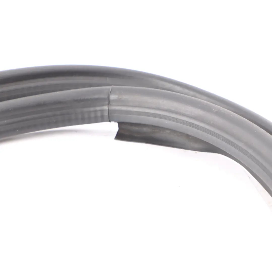 Guarnizione Paraspigoli Stivale Coperchio Sigillatura per Mercedes C219 con numero di parte A2197500298 Mercedes C219 Guarnizione Paraspigoli Stivale Coperchio Sigillatura - SKU A2197500298 - Numero di parte A2197500298