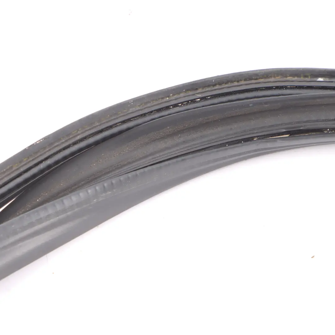 Guarnizione Paraspigoli Stivale Coperchio Sigillatura per Mercedes C219 con numero di parte A2197500298 Mercedes C219 Guarnizione Paraspigoli Stivale Coperchio Sigillatura - SKU A2197500298 - Numero di parte A2197500298