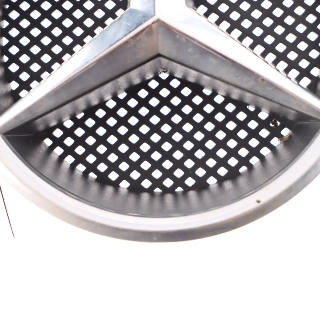 Grille De Pare Chocs Avant Avec Logo Étoile Chromé pour Mercedes C219 à propos du numéro de pièce A2198850078 Mercedes C219 Grille De Pare Chocs Avant Avec Logo Étoile Chromé - SKU A2198850078 - Numéro de pièce A2198850078