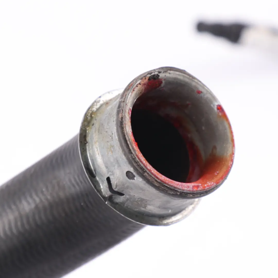 Wąż Przewód Rura Wody do Mercedes W221 o numerze A2215013784 Mercedes W221 Wąż Przewód Rura Wody - SKU A2215013784 - Numer Części A2215013784