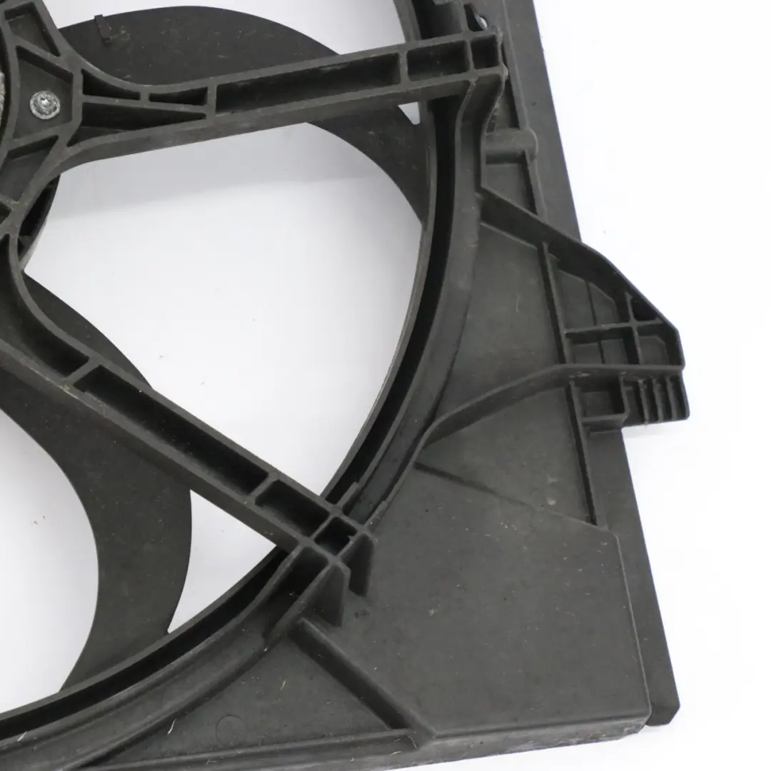Mercedes W221 S500 Boîtier carter ventilateur radiateur Refroidissement moteur - SKU A2215050155-1 - Numéro de pièce A2215050155