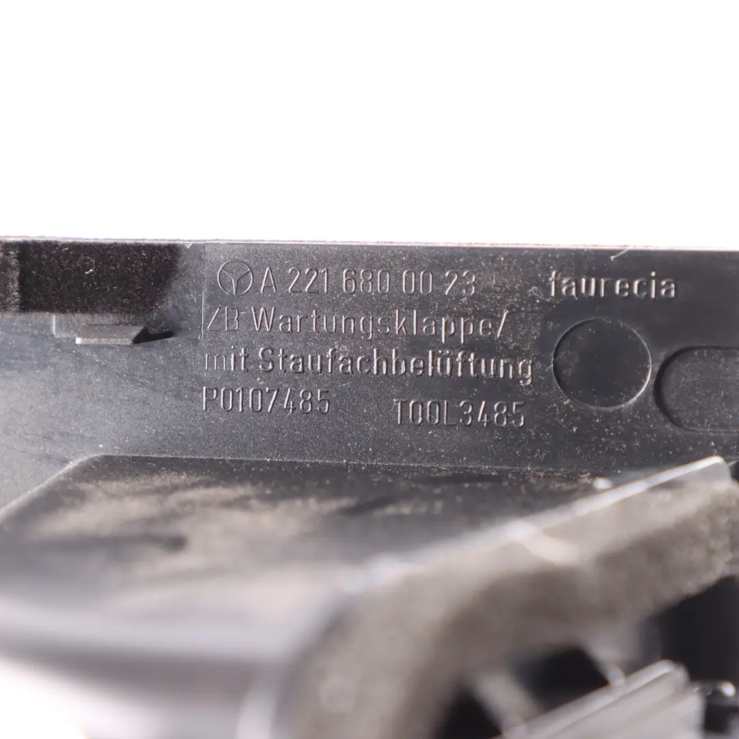 Vano portaoggetti bocchetta pannello rivestimento per Mercedes W211 con numero di parte A2216800023 Mercedes W211 Vano portaoggetti bocchetta pannello rivestimento - SKU A2216800023 - Numero di parte A2216800023