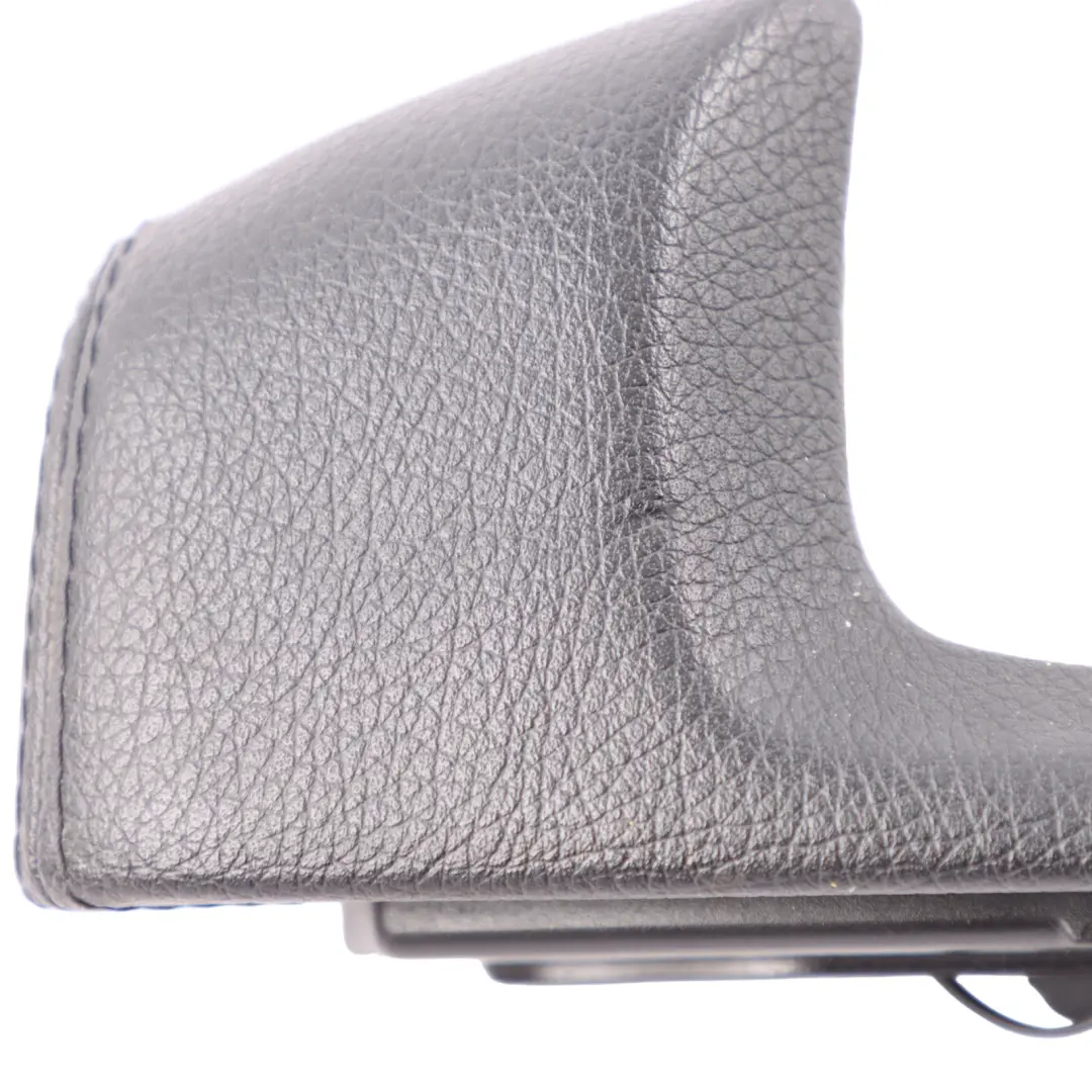 Zaślepka Podłokietnika do Mercedes W211 o numerze A2216800108 Mercedes W211 Zaślepka Podłokietnika - SKU A2216800108 - Numer Części A2216800108