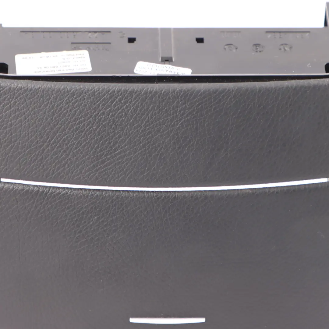 Salpicadero Embellecedor Cubierta Reproductor CD para Mercedes W221 con número de pieza A2216800834 Mercedes W221 Salpicadero Embellecedor Cubierta Reproductor CD - SKU A2216800834 - Número de pieza A2216800834