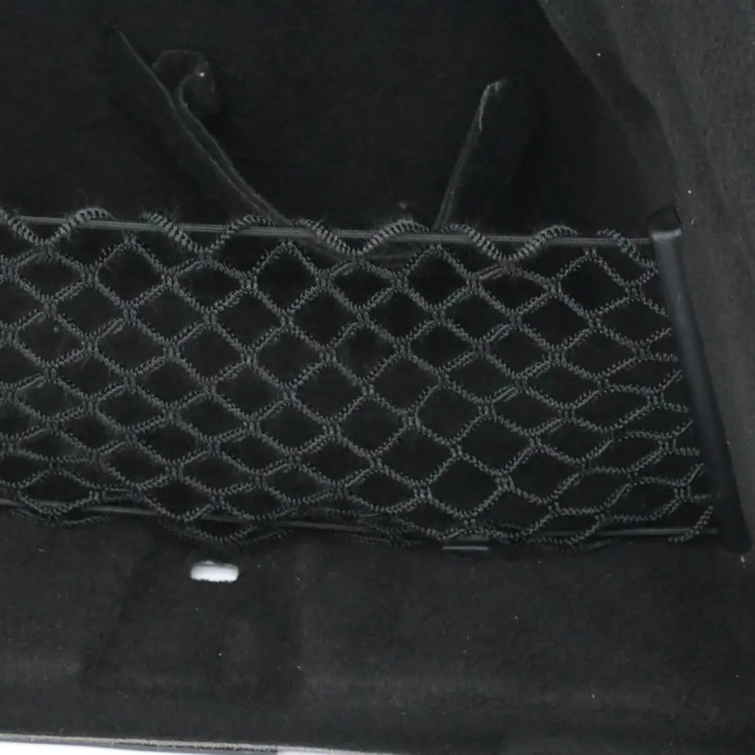 S500 Cubierta Panel Maletero Lateral Derecho Negro para Mercedes W221 con número de pieza A2216901241 Mercedes W221 S500 Cubierta Panel Maletero Lateral Derecho Negro - SKU A2216901241 - Número de pieza A2216901241